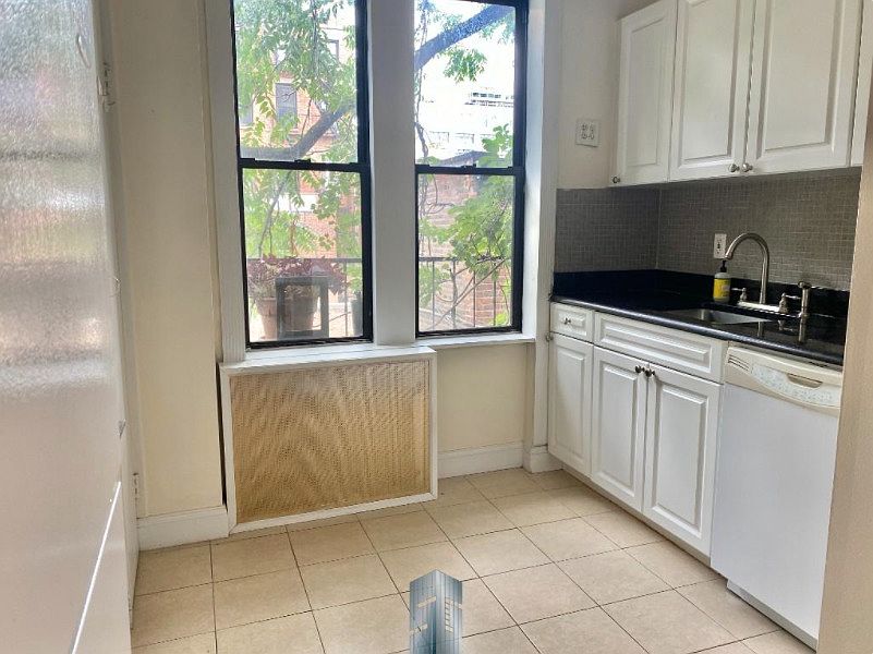 1st image of 42 Hicks St APT 3N