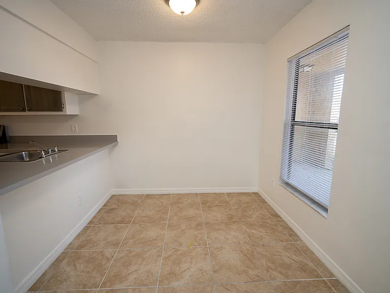 664 Kenwick Cir #103 — Photo 3