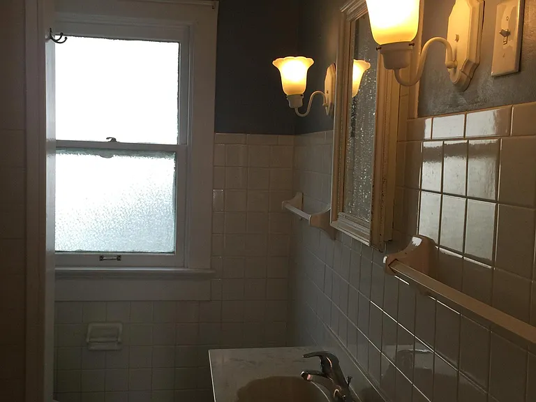 225 Wiltshire Blvd — Photo 28