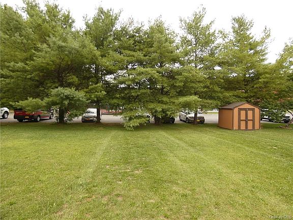 3rd image of 71 Sterling Dr