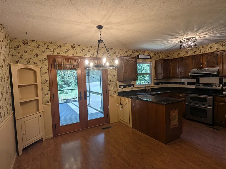 316 Southwinds Dr — Photo 8