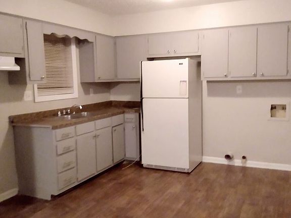 3rd image of 596 Burdette Ave