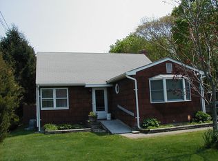 534 Raynor Ave, Riverhead, NY 11901