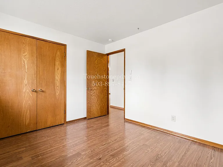 18016 NE Davis St — Photo 21