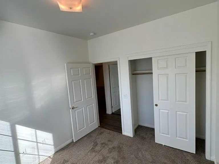 567 Yellow Meadow Ct — Photo 13