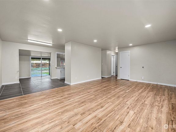 5th image of 3381 92nd Street S