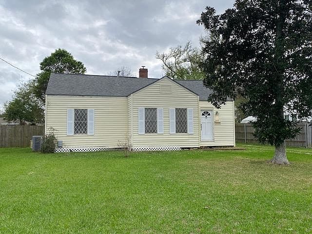 1st image of 609 W Sallier St