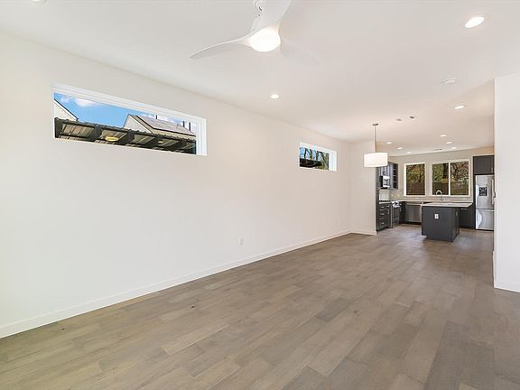 4th image of 2211 E M Franklin Ave #22