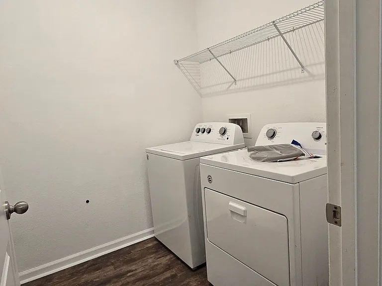 15660 Merlin Ave — Photo 10