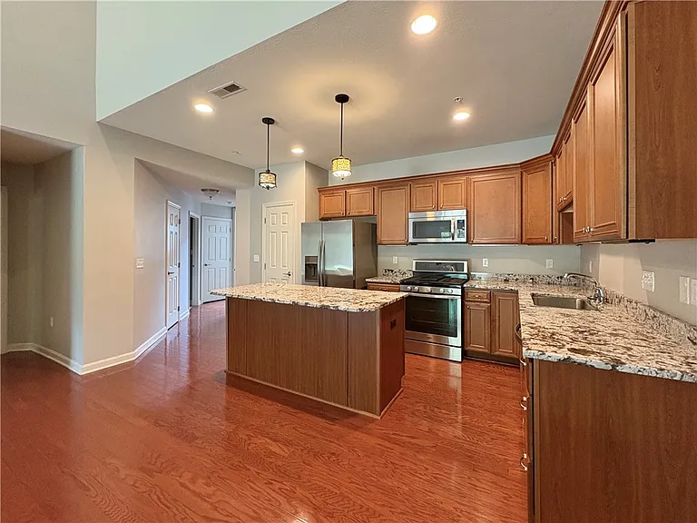 2046 Croghan Dr — Photo 5