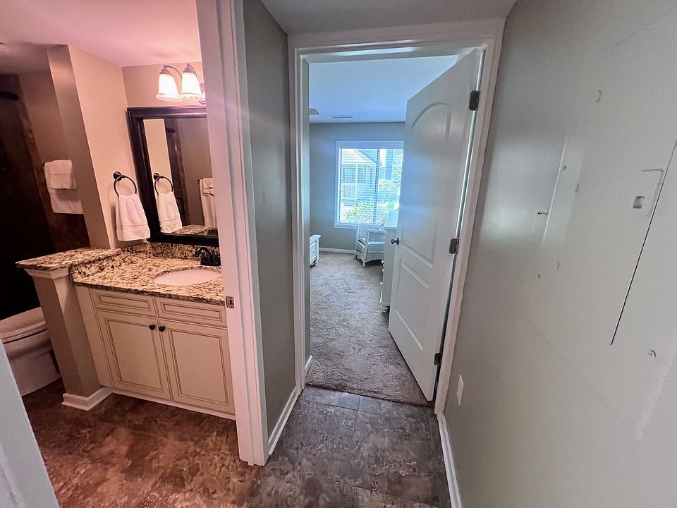 209 Westleton Dr 14-A Hallway_06102025