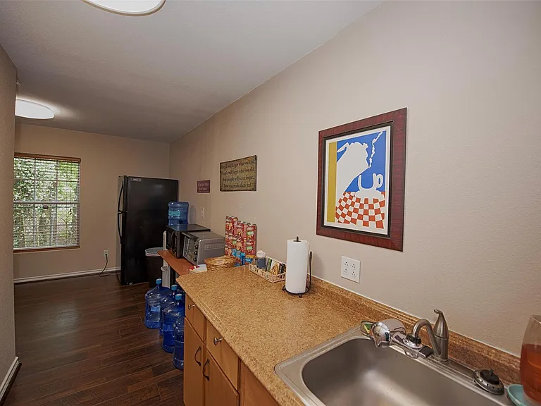 715 Grand Ave — Photo 17