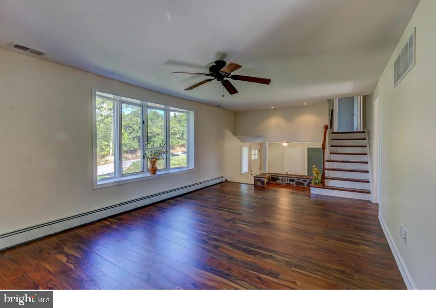 4 bed, 2.5 bath, 2222 sqft, $3,350 — Photo 4