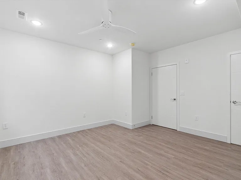1221 E Fletcher St #108A — Photo 14
