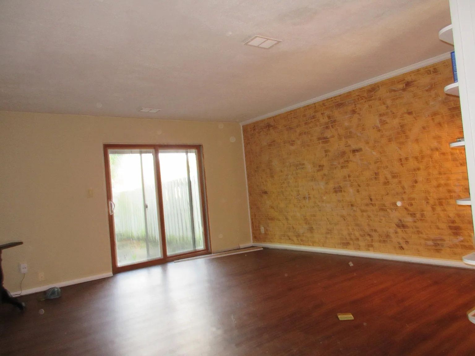 1305 Tishman Ln photo 1