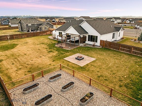 2nd image of 2101 E Silver Cir