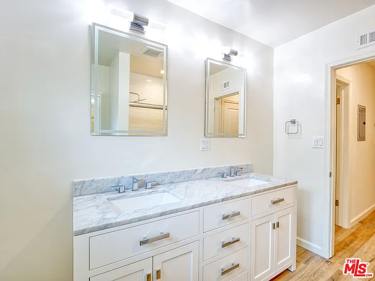 337 N Oakhurst Dr #6 — Photo 14