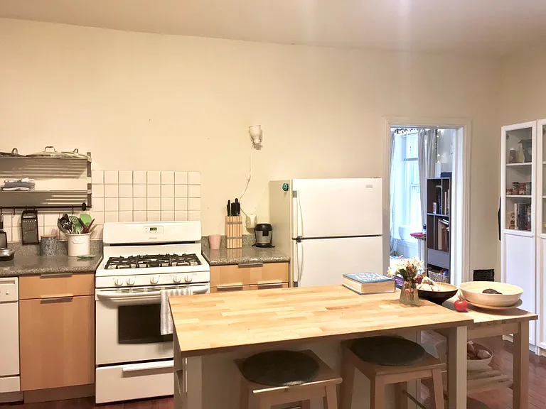 4222 Spruce St #3R — Photo 2