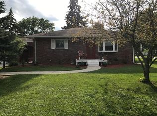 98 Tyler Dr, Walbridge, OH 43465