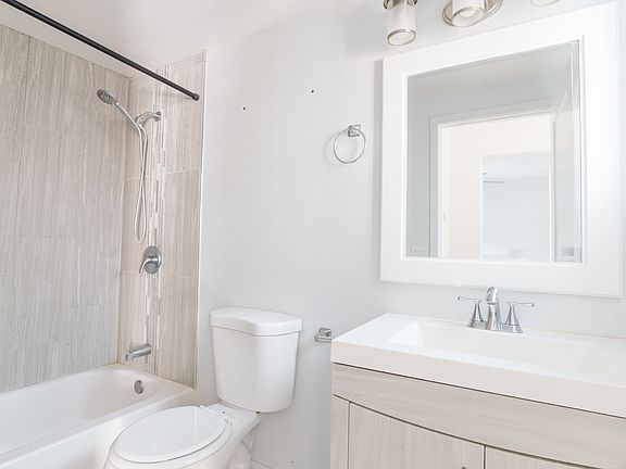 4th image of 944 1/2 N Ditman Ave