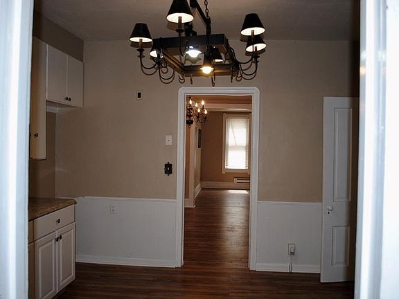 5th image of 2412 Selzer Ave