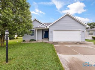 319 Cherry Tree Ln, Delta, OH 43515