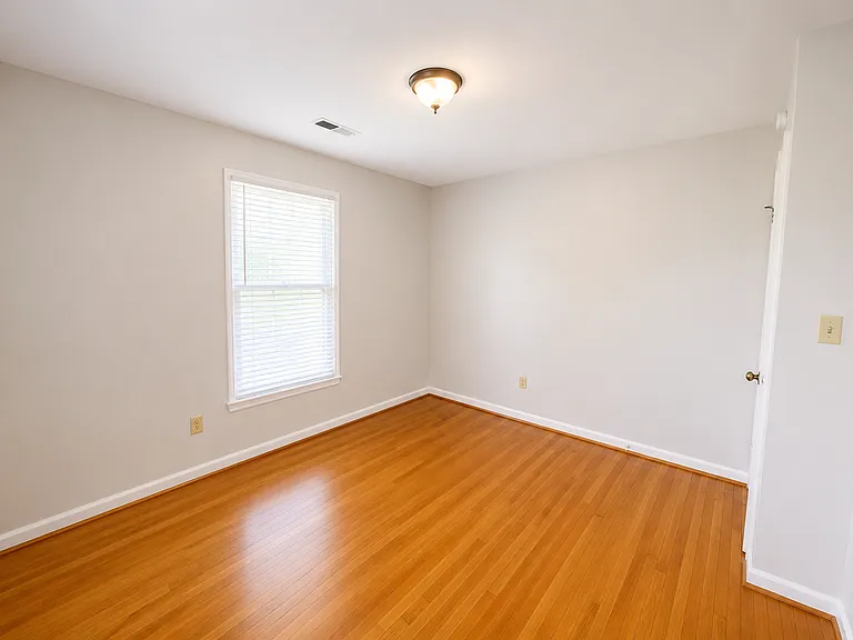 303 Rutherford Ave NW — Photo 17