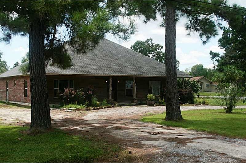 1st image of 1017 Waynewood Dr