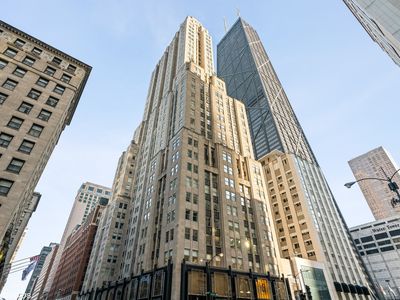 159 E Walton Pl APT 6B, Chicago, IL, 60611