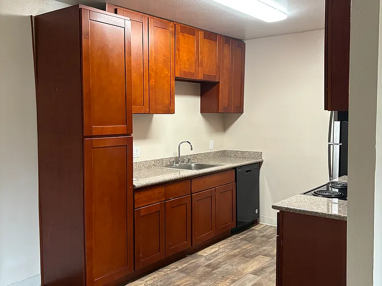 Coyle Creek Apartments — Photo 19