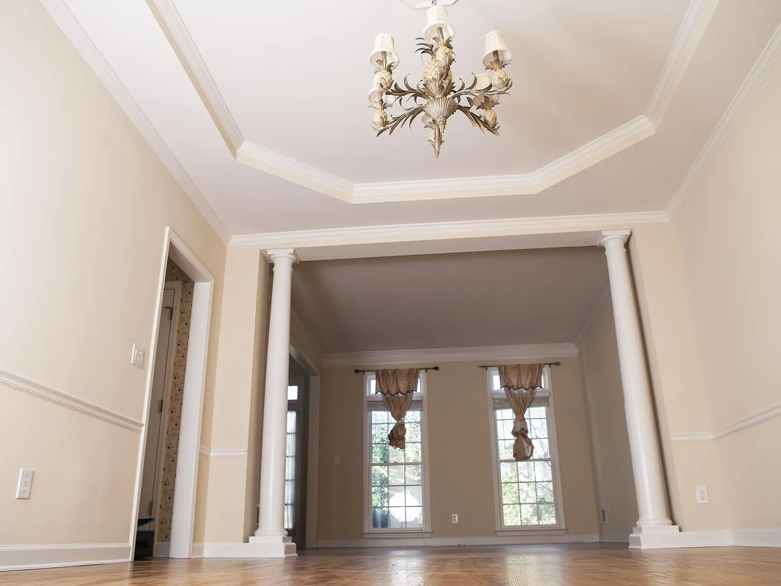 4 bed, 3.5 bath, 3545 sqft, $3,850 — Photo 3
