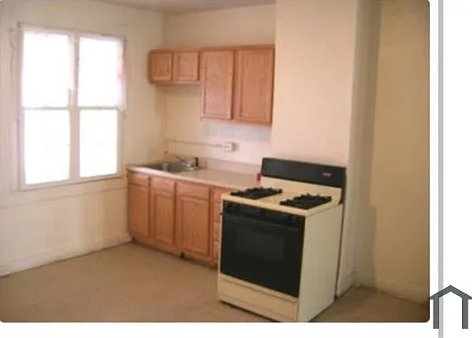 3 bed, $1,600 — Photo 3