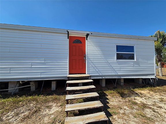 3rd image of 1040 W Frostproof Rd