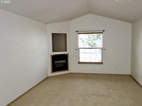 3rd image of 5205 NE 85th Ave