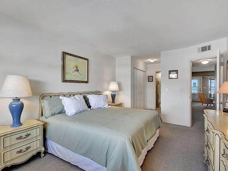 100 Shore Ct #304 — Photo 28