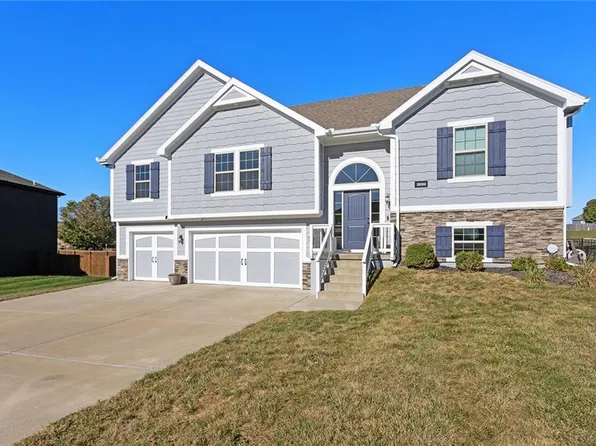 10104 N Lister Ave, Kansas City, MO 64156