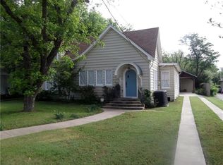 920 Howard St, Taylor, TX 76574
