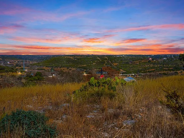216 Heights Trl, Kerrville, TX 78028