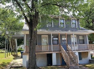 1027 N 3rd St, Saint Charles, MO 63301