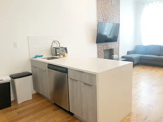 Rented by One Home Line Realty | media 16