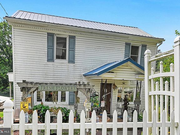 2nd image of 80 Condor Ln