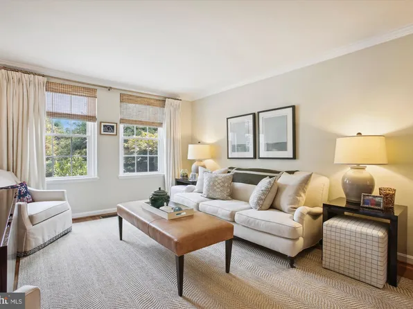 4801 31st St S APT A1, Arlington, VA 22206