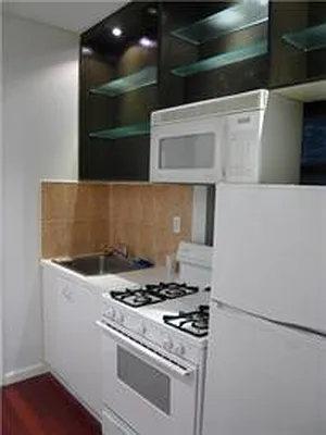 Rented by Veracity NYC LLC | media 11