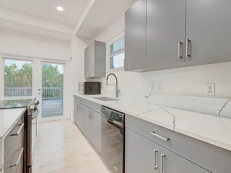 21 Oceanview Dr #C — Photo 13