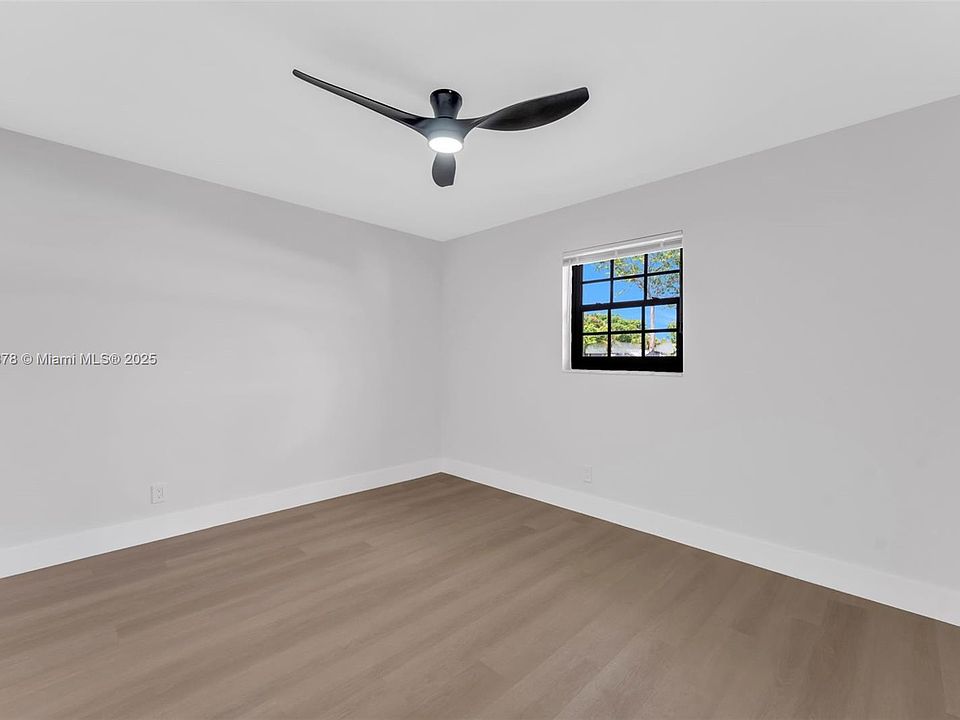 2nd image of 4826 SW 18th St