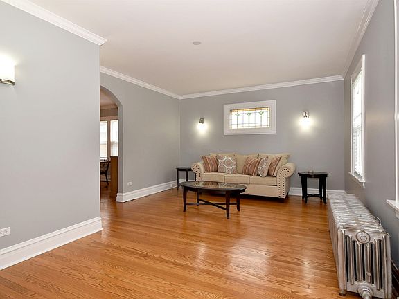 4th image of 6519 N Oshkosh Ave