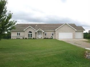 W9051 Marianne Way, Hortonville, WI 54944