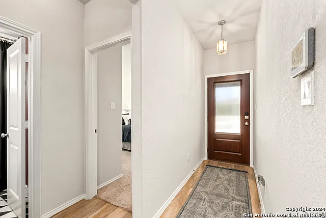 3 bed, 2.0 bath, 1910 sqft, $1,850 — Photo 2