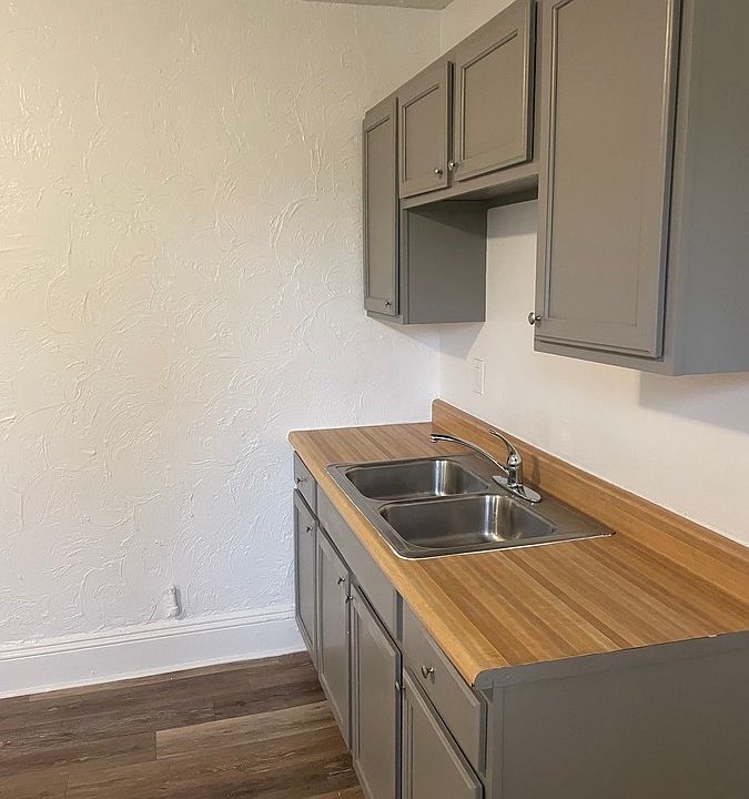 1st image of 5910 Lexington Ave Unit 2-U