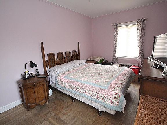 5th image of 5224 Avenue